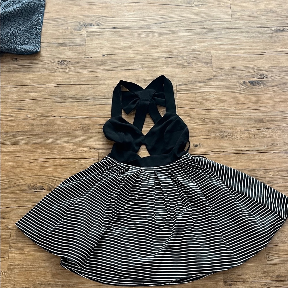Ark & Co Black and White Striped Garment